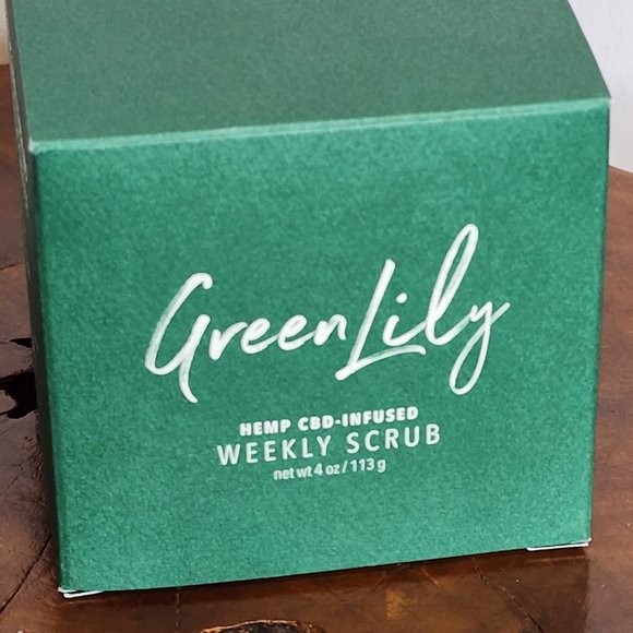 Green Lily Hemp CBD-Infused Weekly Scrub - Picture 2 of 5